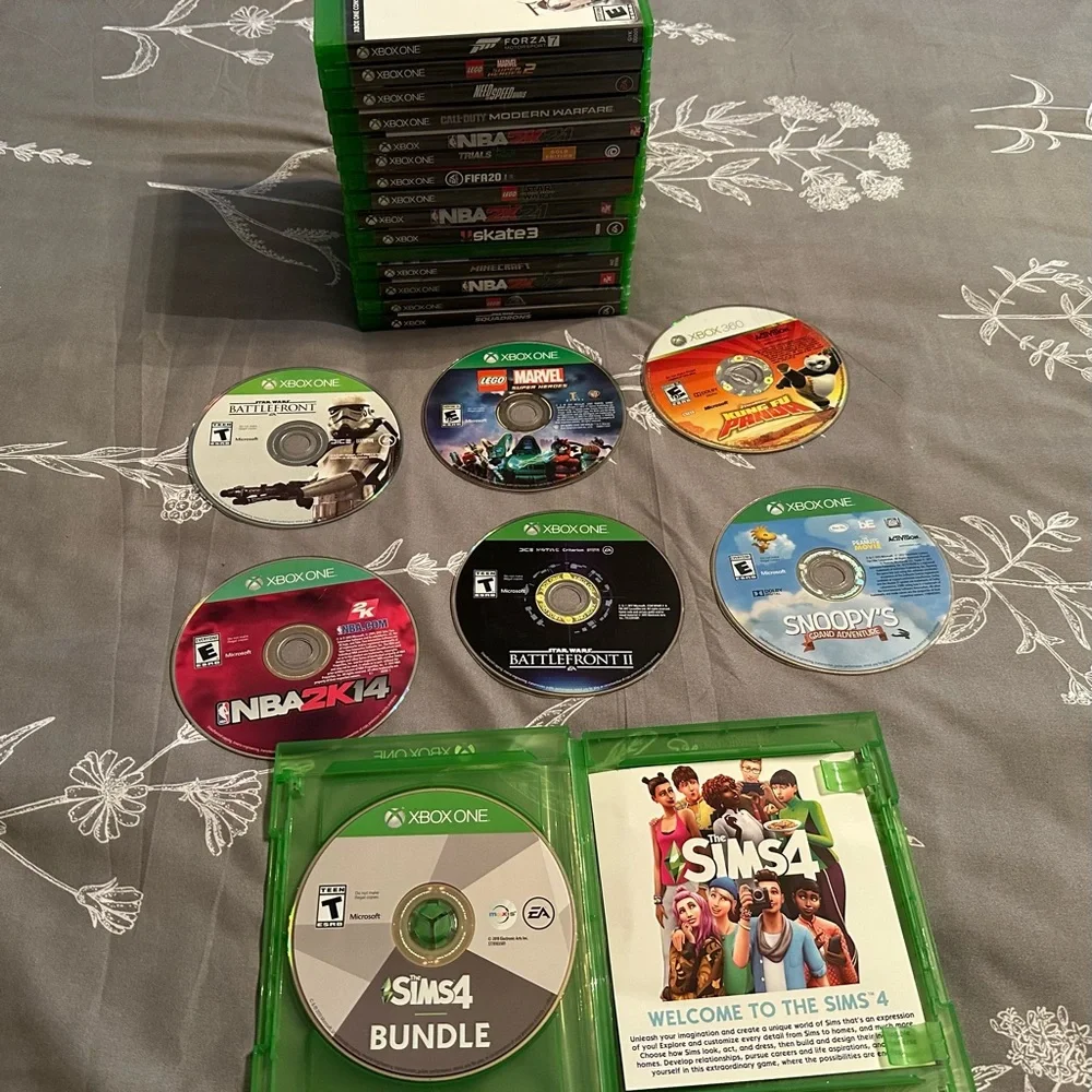One Video Game Collection - Green Cases - Picture 1 of 5